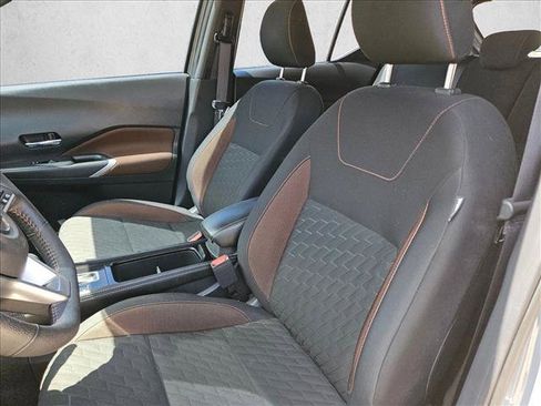 Used 2021 Nissan Kicks SR w/ Interior Electronics Package FWD image 15