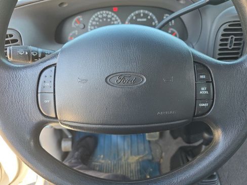 Used 2000 Ford F150 XLT AWD/4WD image 16