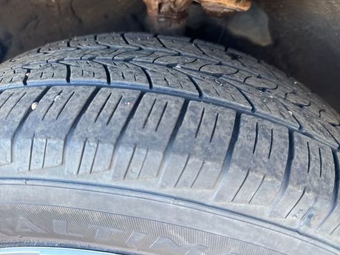 Used 2015 Toyota RAV4 LE image 30