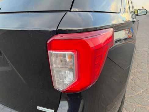 Used 2020 Ford Explorer XLT w/ Equipment Group 202A RWD image 29