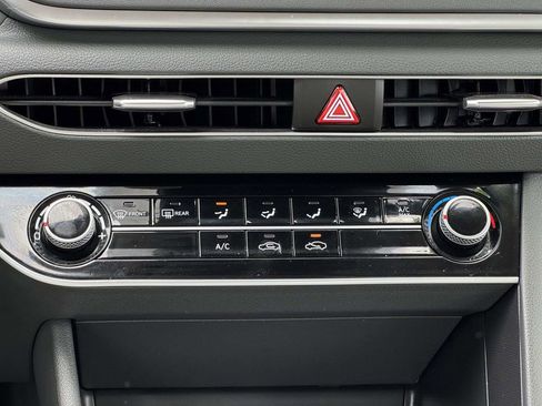 Used 2023 Hyundai Sonata SE FWD image 5