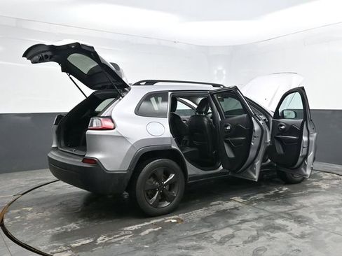 Used 2019 Jeep Cherokee Latitude Plus AWD/4WD image 48