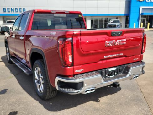 New 2026 GMC Sierra 1500 SLT image 3