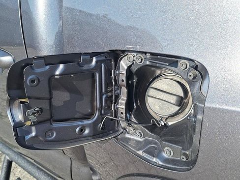 Used 2021 Toyota Tacoma SR5 RWD image 25
