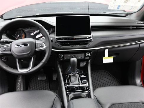 New 2026 Jeep Compass Latitude image 24