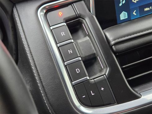 Used 2024 Chevrolet Suburban Z71 w/ Off-Road Capability Package image 19