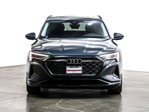 Used 2024 Audi Q8 e-tron Premium image 4
