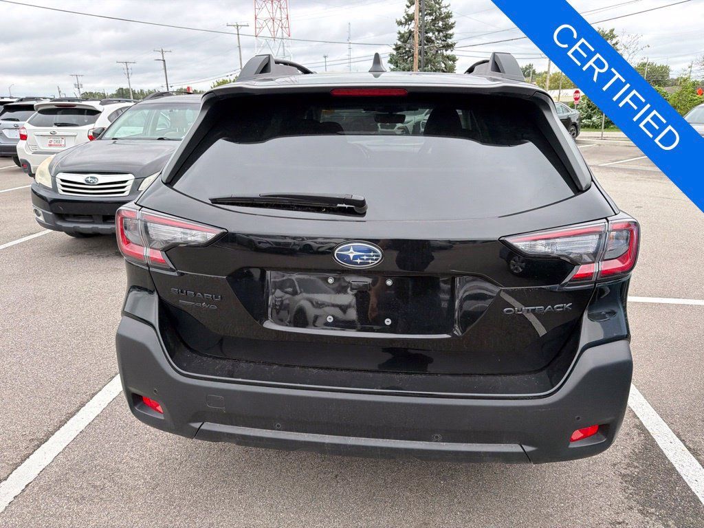 Used 2025 Subaru Outback Onyx Edition AWD/4WD image 3