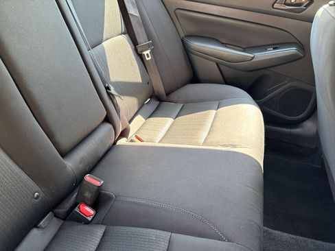 Used 2025 Nissan Altima 2.5 SV FWD image 36