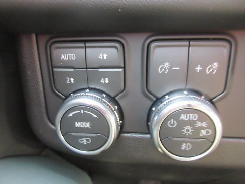 New 2026 GMC Yukon AT4 image 17