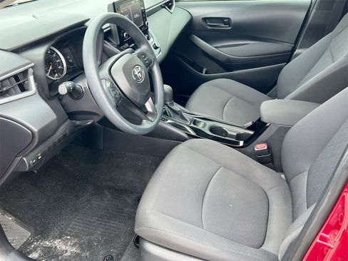 Used 2022 Toyota Corolla LE image 10