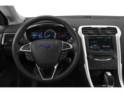 Used 2015 Ford Fusion SE w/ Equipment Group 202A FWD image 7