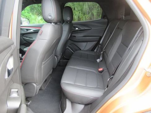 Used 2024 Chevrolet TrailBlazer RS FWD image 31