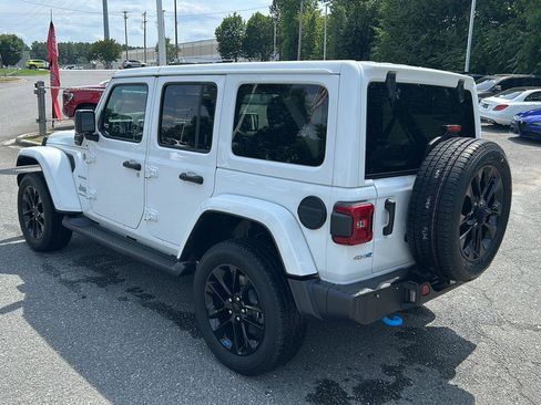 Used 2023 Jeep Wrangler Unlimited Sahara w/ Cold Weather Group AWD/4WD image 3