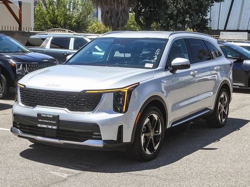 Certified 2025 Kia Sorento EX AWD/4WD image 5