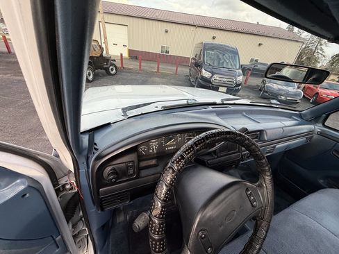 Used 1997 Ford F250 4x4 Regular Cab Heavy Duty image 27