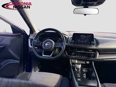 Used 2023 Nissan Rogue SV image 26