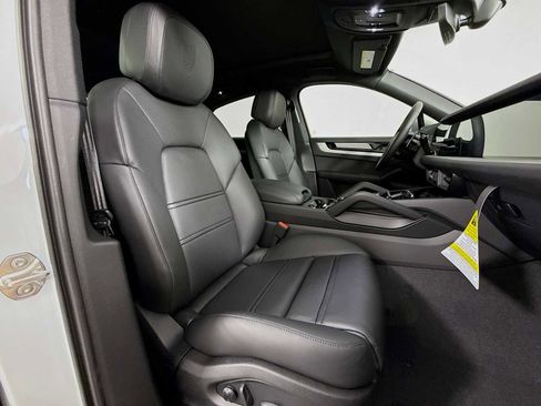 New 2026 Porsche Cayenne S image 30
