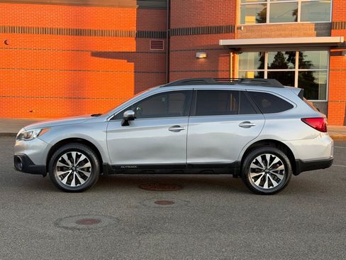 Used 2016 Subaru Outback 3.6R Limited w/ Popular Package #4 AWD/4WD image 6