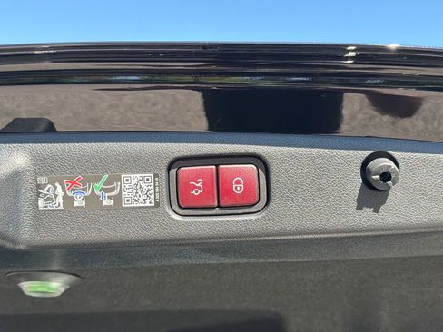 Certified 2025 Mercedes-Benz E 450 4MATIC Sedan image 32