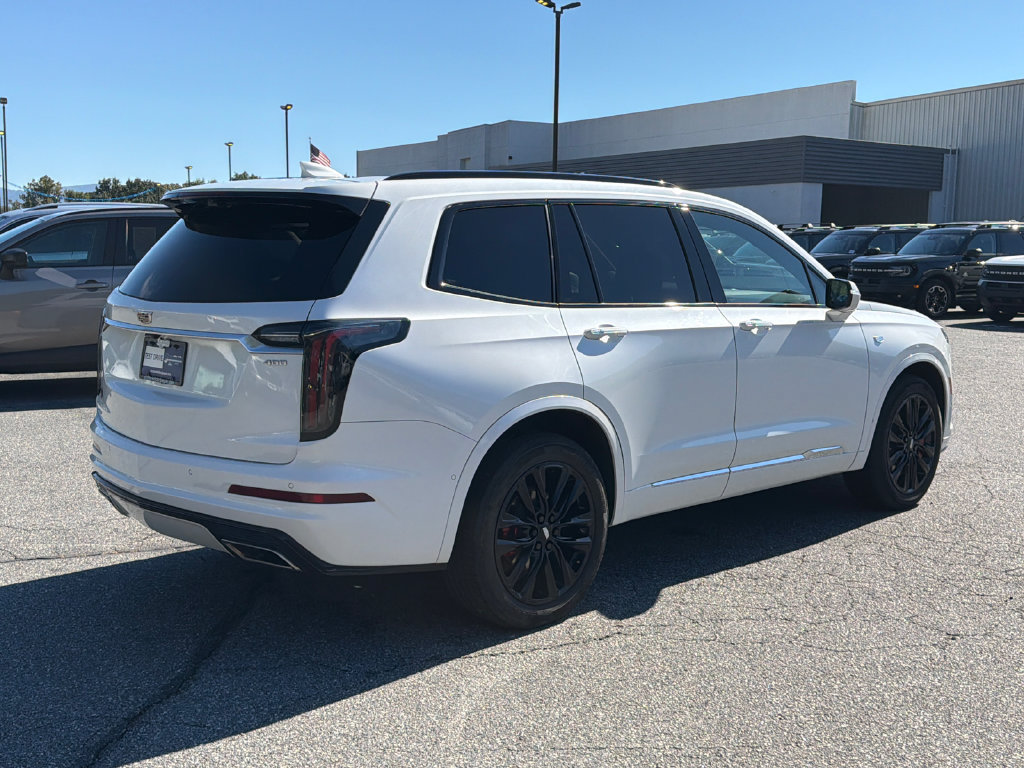 Used 2022 Cadillac XT6 Sport w/ Technology Package AWD/4WD image 7
