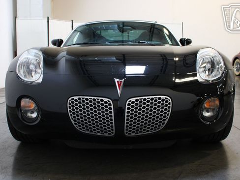 Used 2006 Pontiac Solstice Convertible w/ Premium Package image 25
