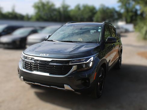 Certified 2025 Kia Seltos EX w/ EX Sunroof Package AWD/4WD image 16