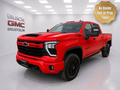 Used 2024 Chevrolet Silverado 3500 LTZ w/ LTZ Plus Package AWD/4WD image 3