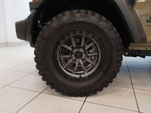 Used 2025 Jeep Wrangler Sport AWD/4WD image 10