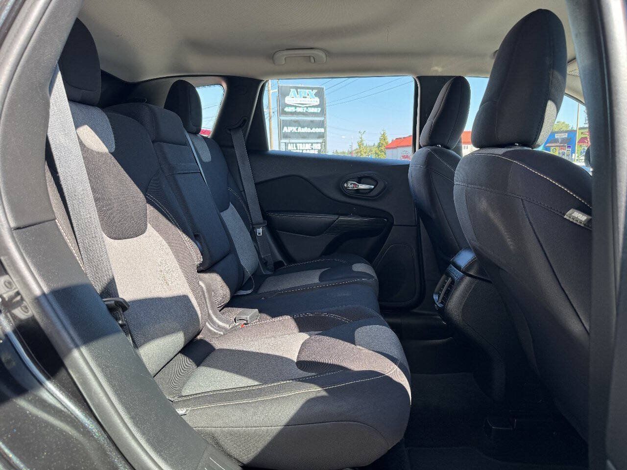Used 2015 Jeep Cherokee Sport AWD/4WD image 21