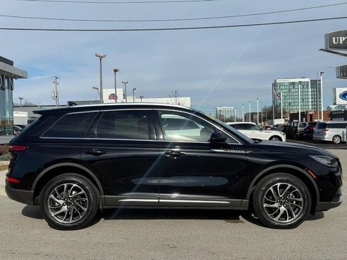 Certified 2022 Lincoln Corsair Standard AWD w/ Equipment Group 101A image 2