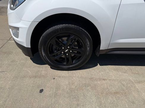Used 2017 Chevrolet Equinox LT w/ Sport Edition FWD image 13