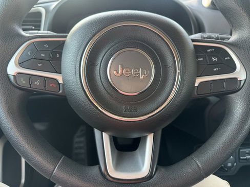 Used 2019 Jeep Renegade Sport image 16