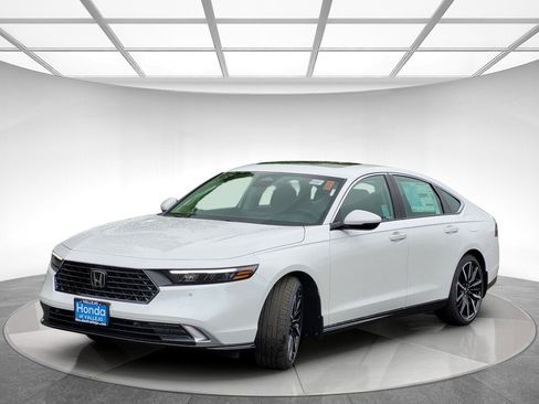 New 2026 Honda Accord Touring image 7
