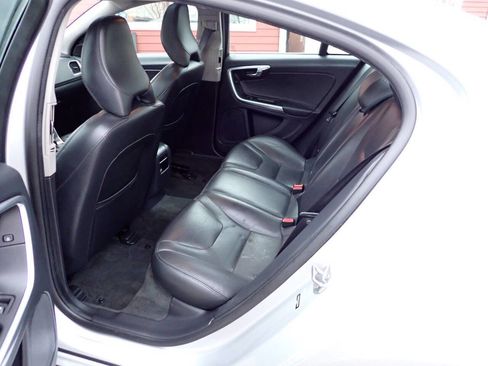 Used 2016 Volvo S60 T5 Premier image 8