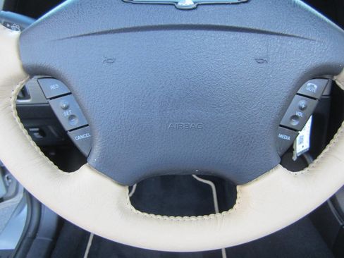 Used 2004 Ford Thunderbird Deluxe image 33