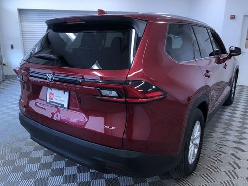 Certified 2025 Toyota Grand Highlander XLE image 36