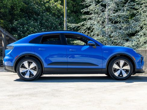 New 2026 Porsche Macan 4 Electric AWD/4WD image 12
