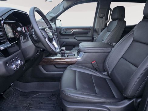 Used 2024 GMC Sierra 1500 Elevation w/ Elevation Premium Package image 11