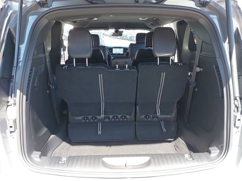 New 2025 Chrysler Pacifica Select FWD image 14