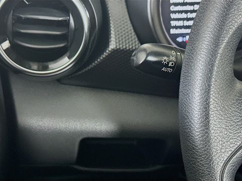Used 2022 Nissan Kicks SV FWD image 17