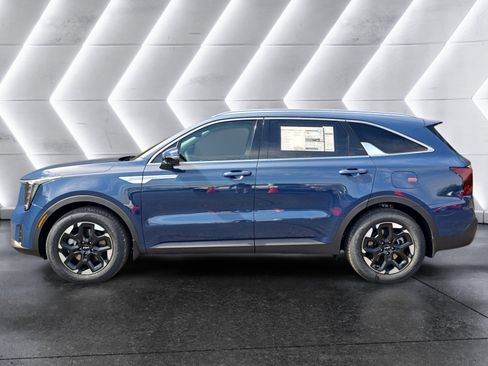New 2026 Kia Sorento S FWD image 2