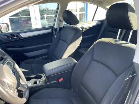 Used 2017 Subaru Legacy 2.5i Premium image 11