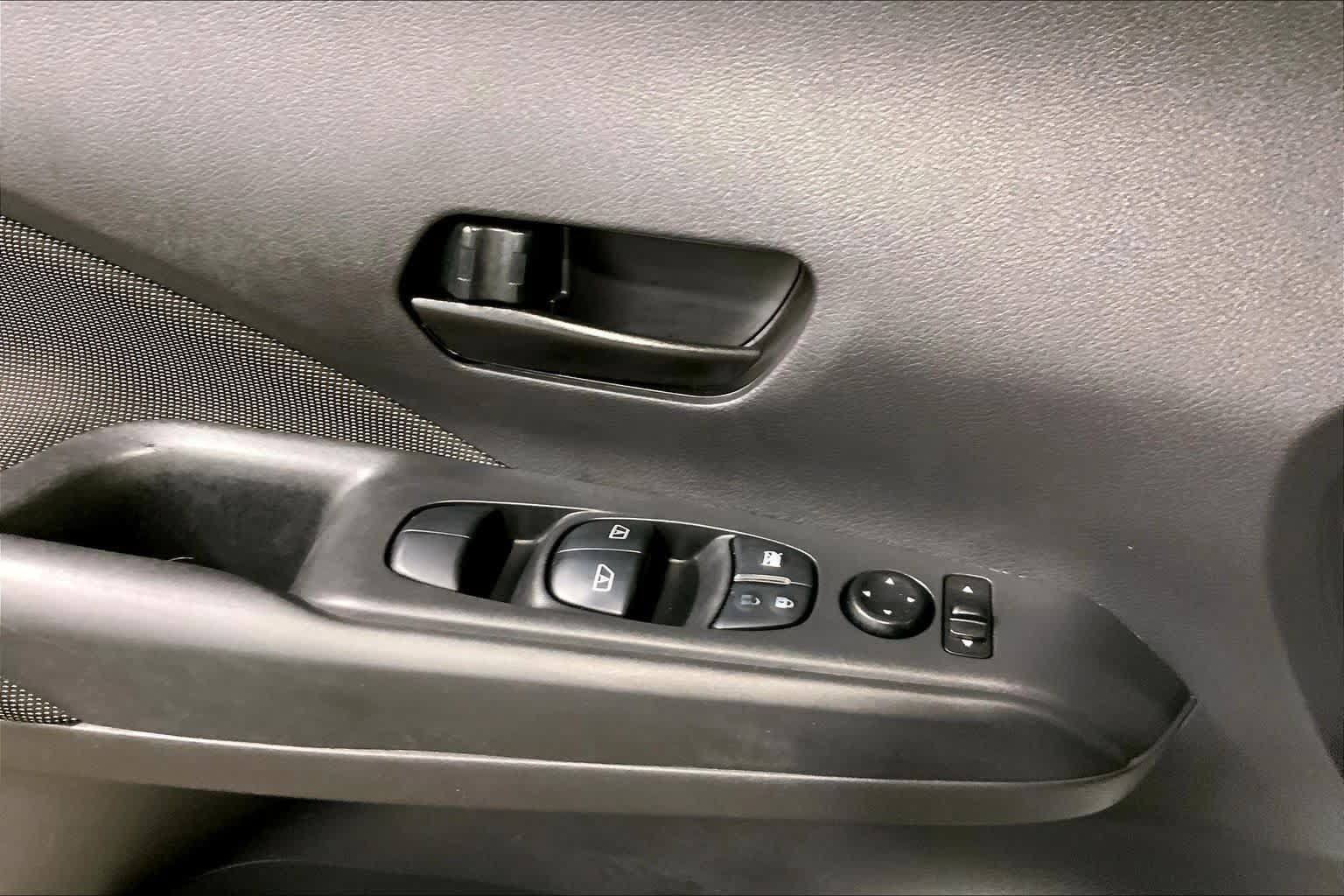 Used 2020 Nissan Kicks S FWD image 34