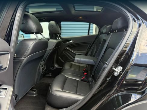 Used 2020 Mercedes-Benz GLA 250 4MATIC image 31