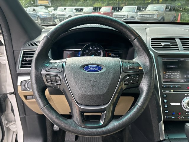 Used 2016 Ford Explorer Limited w/ Equipment Group 301A AWD/4WD image 14