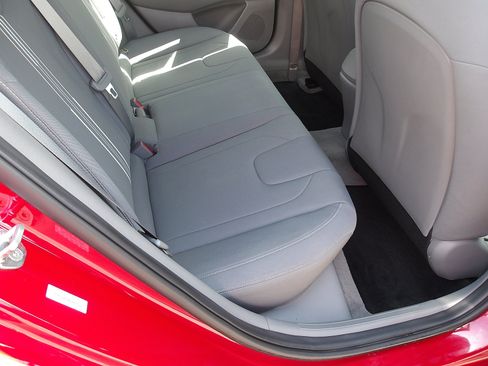 Used 2023 Hyundai Elantra SEL w/ Convenience Package FWD image 10