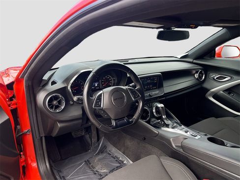 Used 2019 Chevrolet Camaro LT image 9