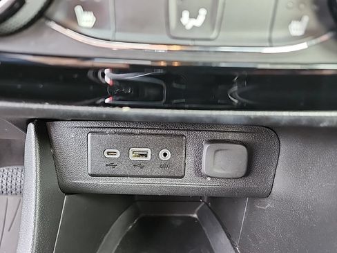 Used 2020 Buick Encore GX Preferred w/ Cold Weather Comfort Package FWD image 20