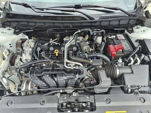 Used 2025 Nissan Altima 2.5 SV FWD image 33